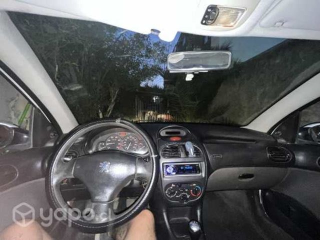Se vende auto PEUGEOT 206
