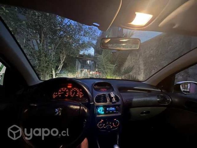 Se vende auto PEUGEOT 206
