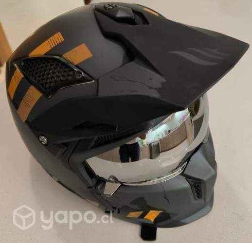 Casco MT Street Fighter