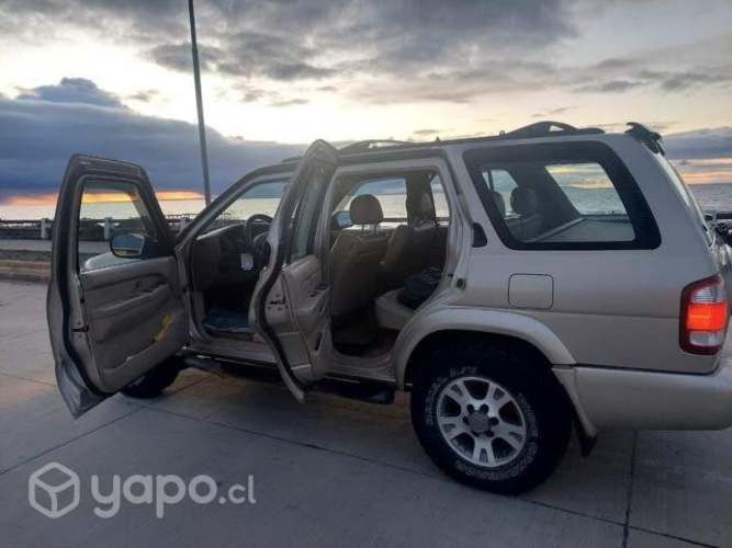 Nissan new pathfinder 2001