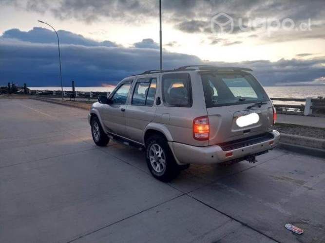 Nissan new pathfinder 2001