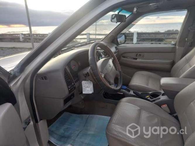 Nissan new pathfinder 2001