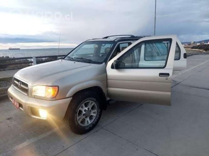 Nissan new pathfinder 2001