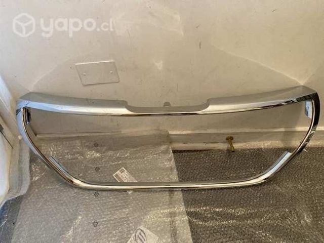Cromado máscara peugeot 208 año 2017-2020 original