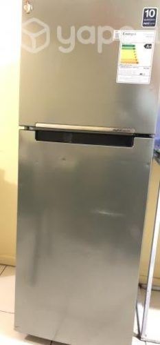 Refrigerador + Horno Microondas