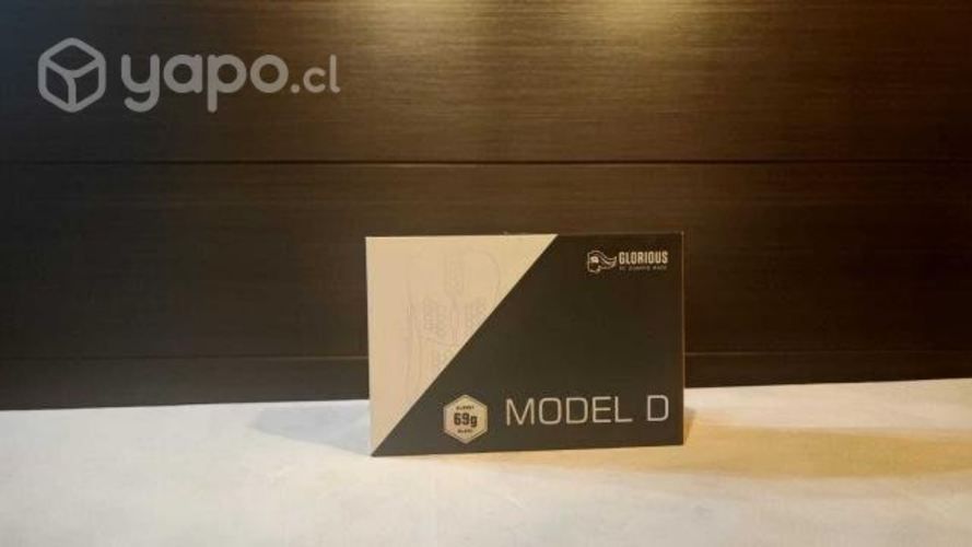 Mouse gamer de juego Glorious Model D glossy blac