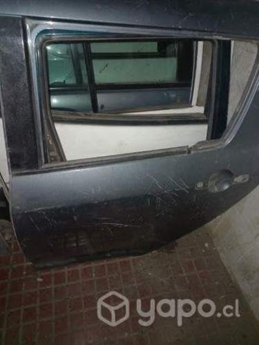 Puerta trasera izquierda suzuki Swift 2007