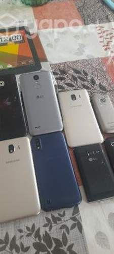 Varios celulares y una table