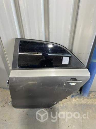 Puerta trasera chofer Kia Soluto