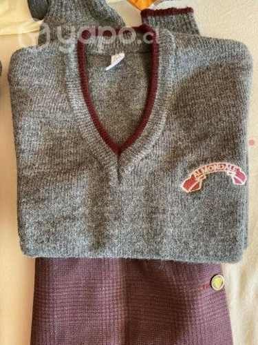 Sweater y falda colegio Almondale