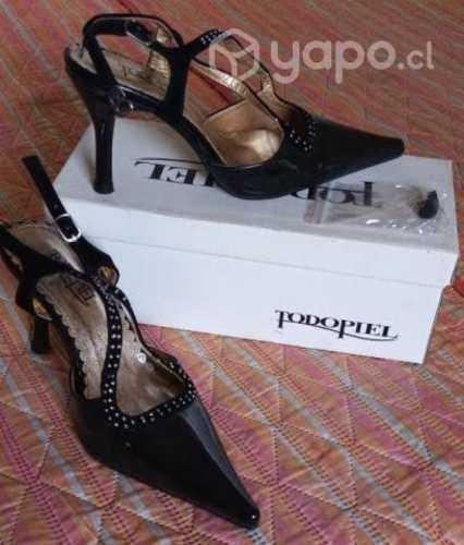 Zapatos charol negro