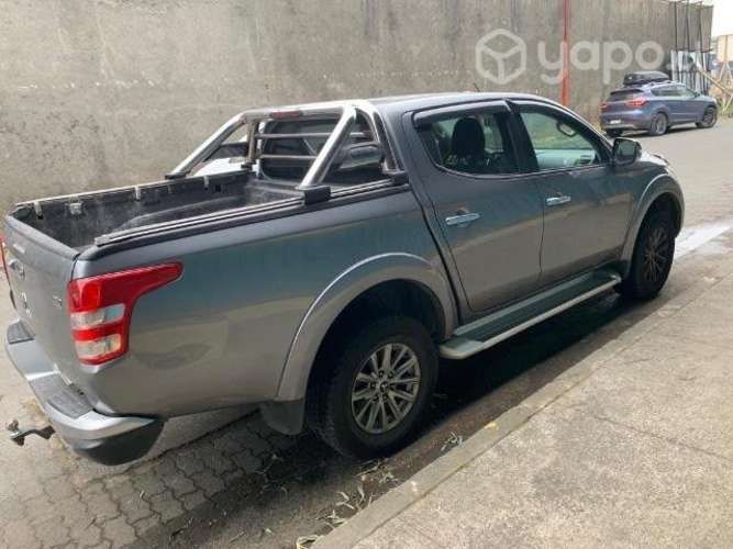 Se vende camioneta Mitsubishi