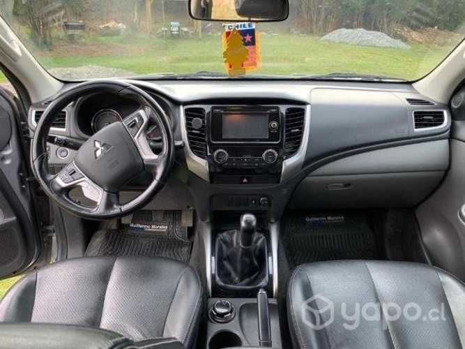 Se vende camioneta Mitsubishi