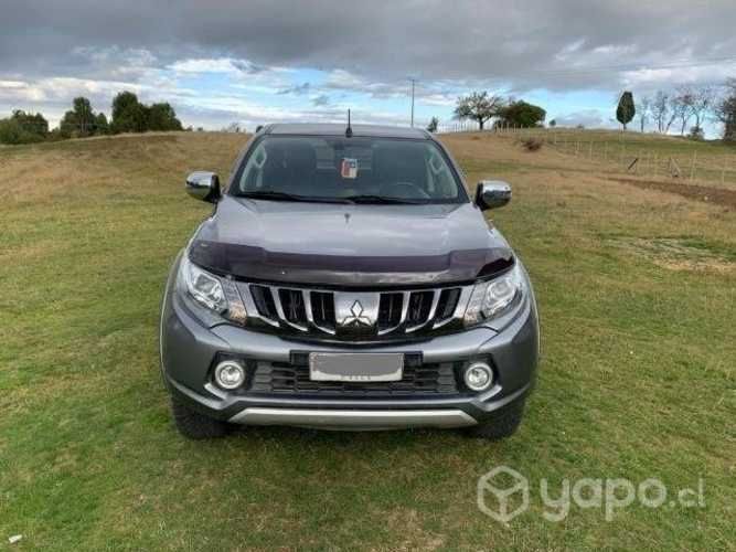 Se vende camioneta Mitsubishi