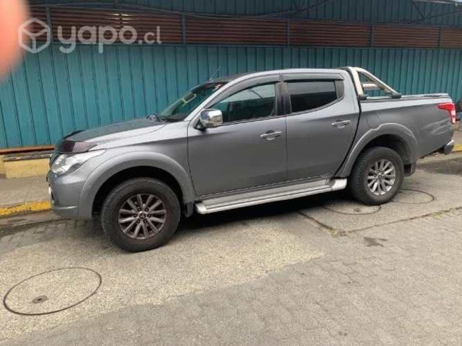 Se vende camioneta Mitsubishi