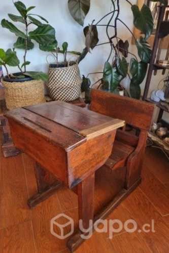 Antiguo pupitre de roble
