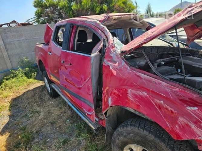 Vendo camioneta chocada