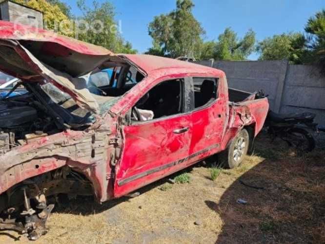 Vendo camioneta chocada