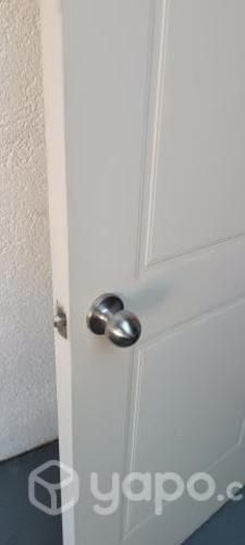 Puerta blanca de interior