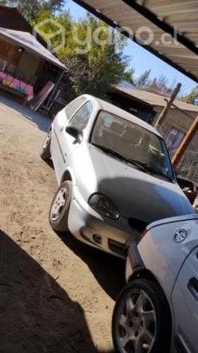 Vendo Corsa full con a/c al día y trasferible sin