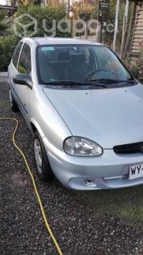 Vendo Corsa full con a/c al día y trasferible sin