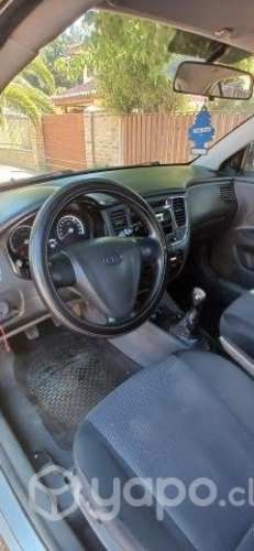 Vendo kia rio 5 hatchback 2009
