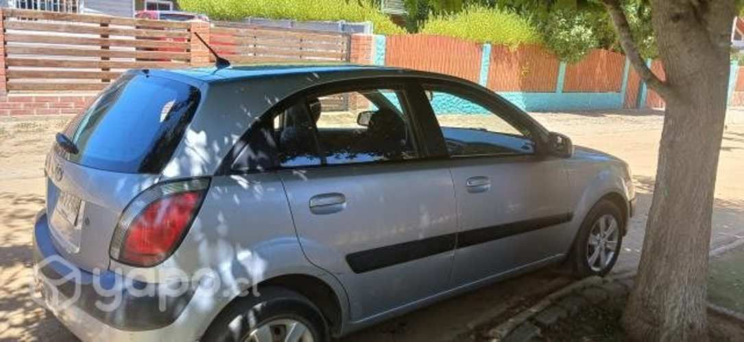 Vendo kia rio 5 hatchback 2009