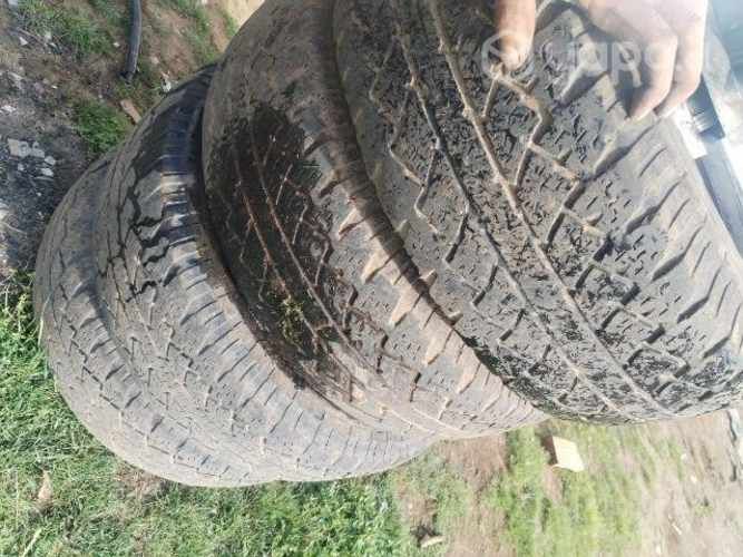 Llanta con neumáticos 16