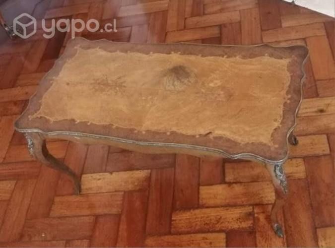 Mesa de centro madera con aplicaciones de bronce