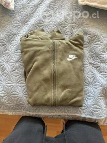 Poleron Nike color verde