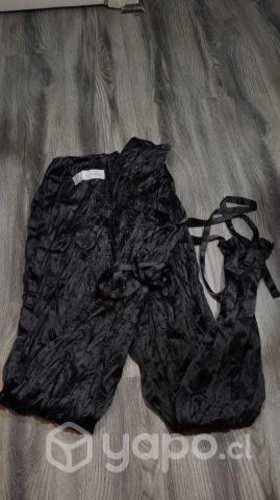 Pantalón delgado negro