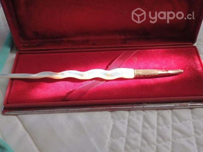Pluma enchapada en oro