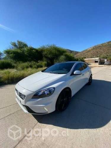 Volvo v40 R desing por viaje a toda prueba