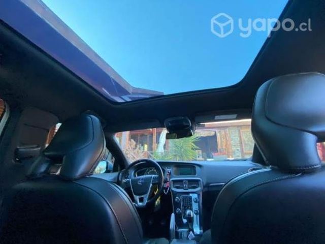 Volvo v40 R desing por viaje a toda prueba