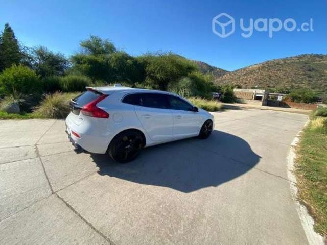 Volvo v40 R desing por viaje a toda prueba