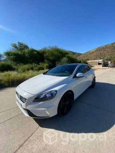 Volvo v40 R desing por viaje a toda prueba