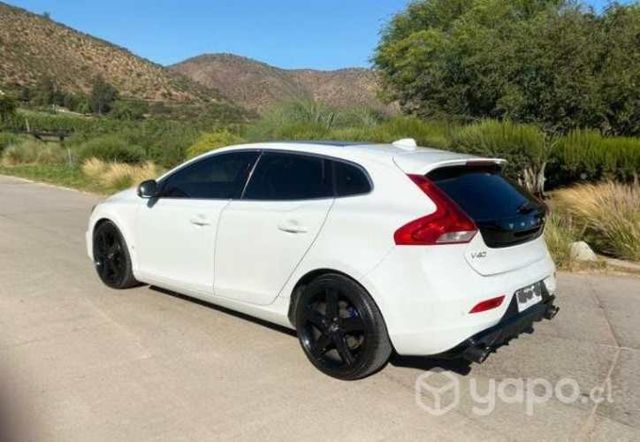 Volvo v40 R desing por viaje a toda prueba