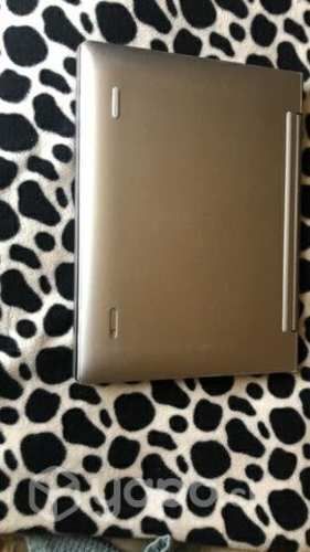 Laptop Lenovo táctil .Excelente estado