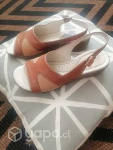 Chala todo cuero Talla 35