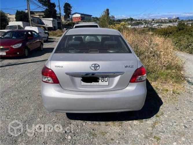 Toyota yaris 2010