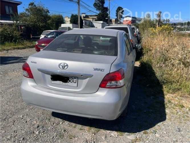 Toyota yaris 2010