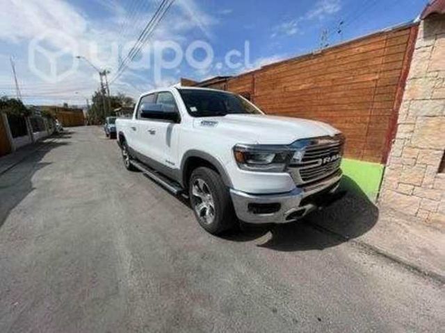 Se vende camioneta ram 1500 laramie