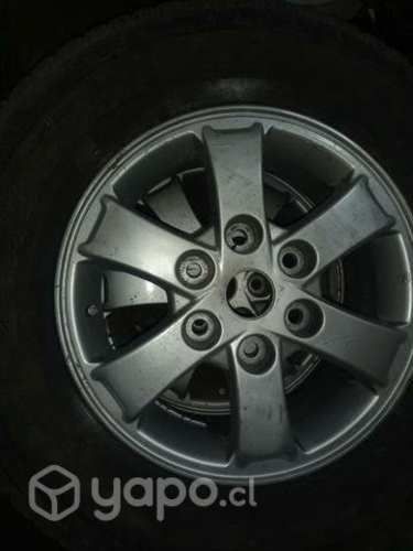 04 llantas 16 , 6 pernos Mitsubishi solo llantas