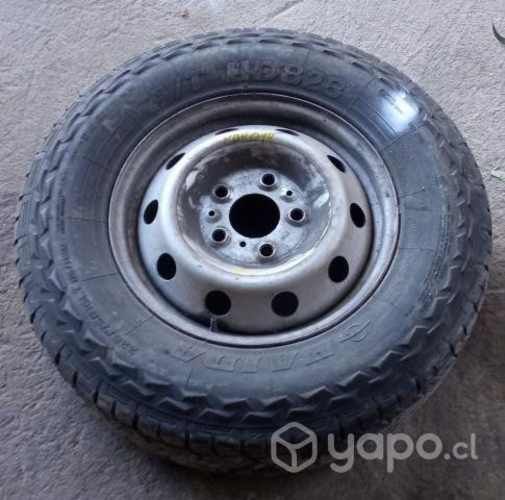 Llanta Fierro Con Neumático 225 75 R16 Peugeot