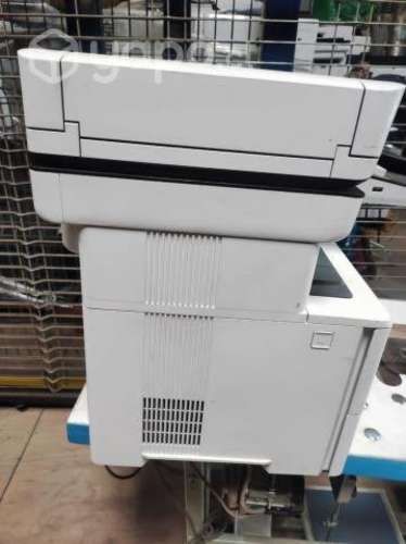 Impresora multifunción HP LaserJet Managed de la s