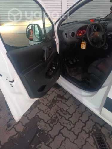 Furgón peugeot partner 2012