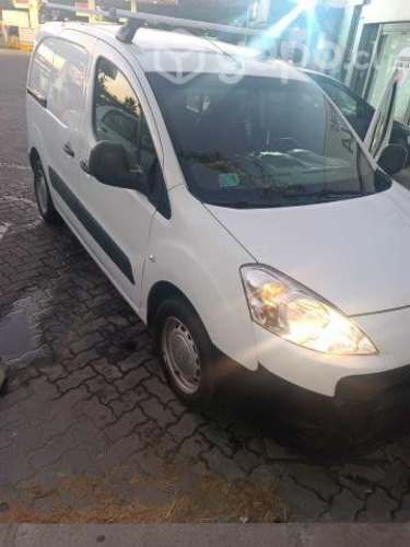 Furgón peugeot partner 2012
