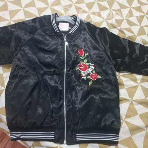 Polerón niña talla14 bordado con cierre