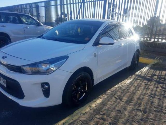 Kia río 5 HB año 2021