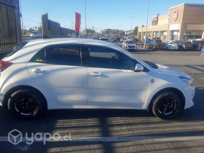 Kia río 5 HB año 2021